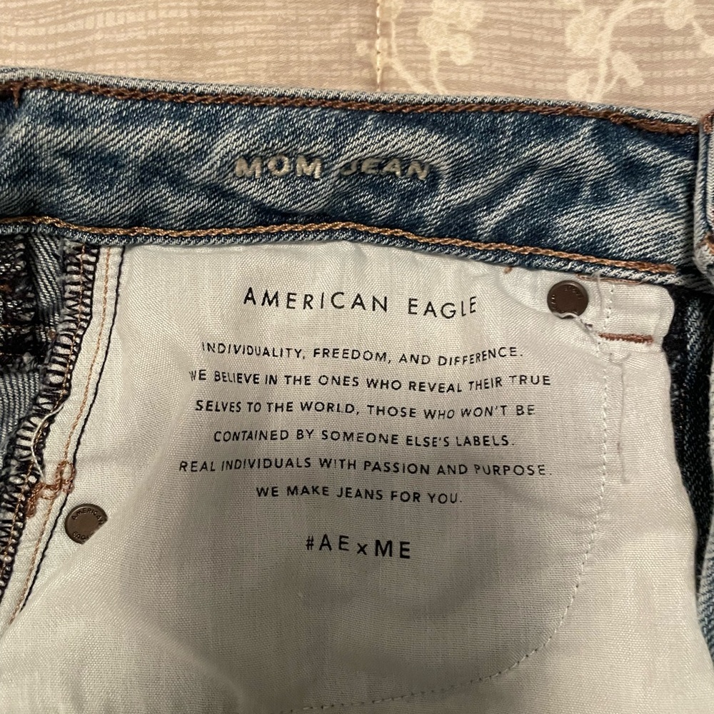 AE Ripped Mom Jean Stretch - Picture 7 of 11